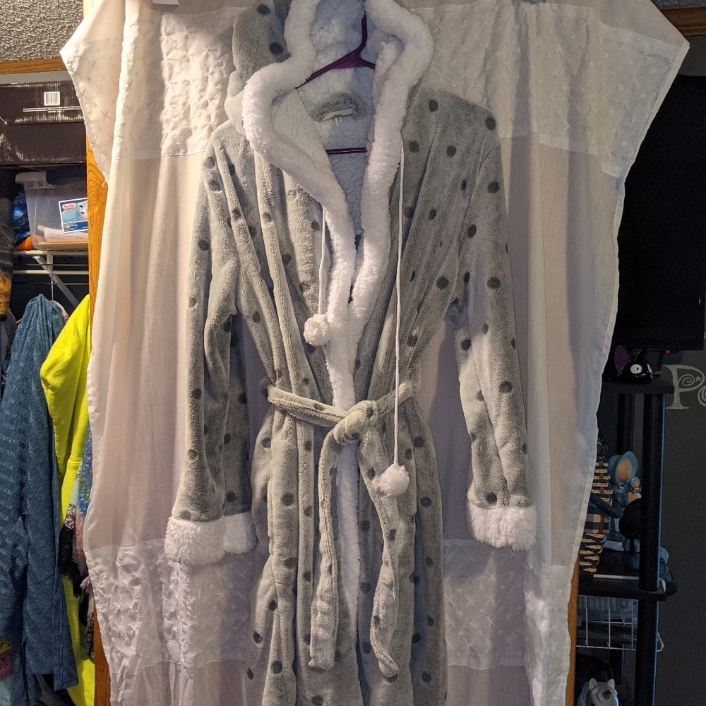 BOBBIE BROOKS ROBE SZ LARGE - Picture 2 of 3